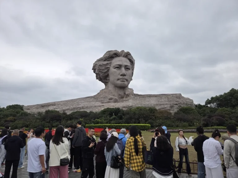 [창사 게이클럽 탐방] 낯선 대륙의 가장 뜨거운 밤 — 廷泊 호텔, 훈남 스파, 그리고 Hib Hub의 열기 속으로